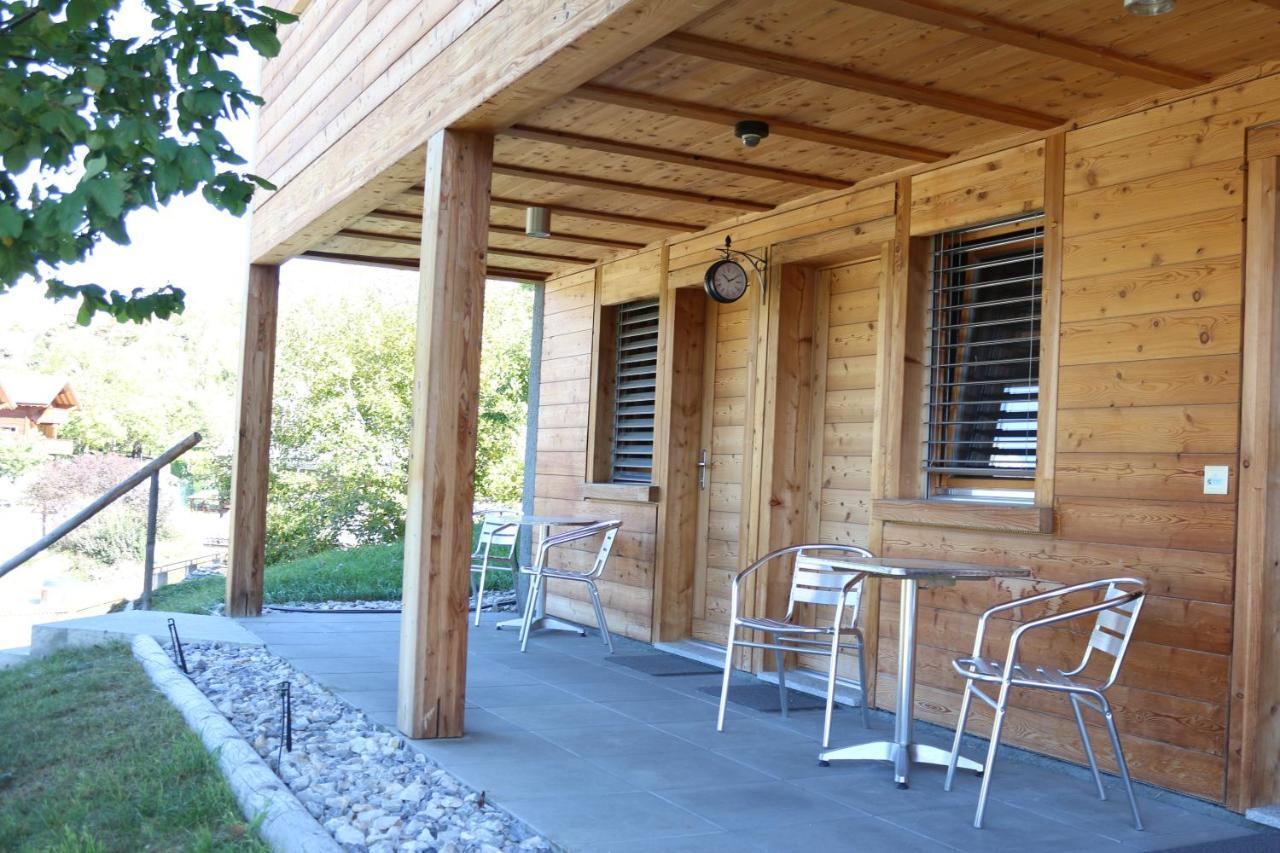 Chalet Tzarbonire Bed and Breakfast Chalais Exterior foto